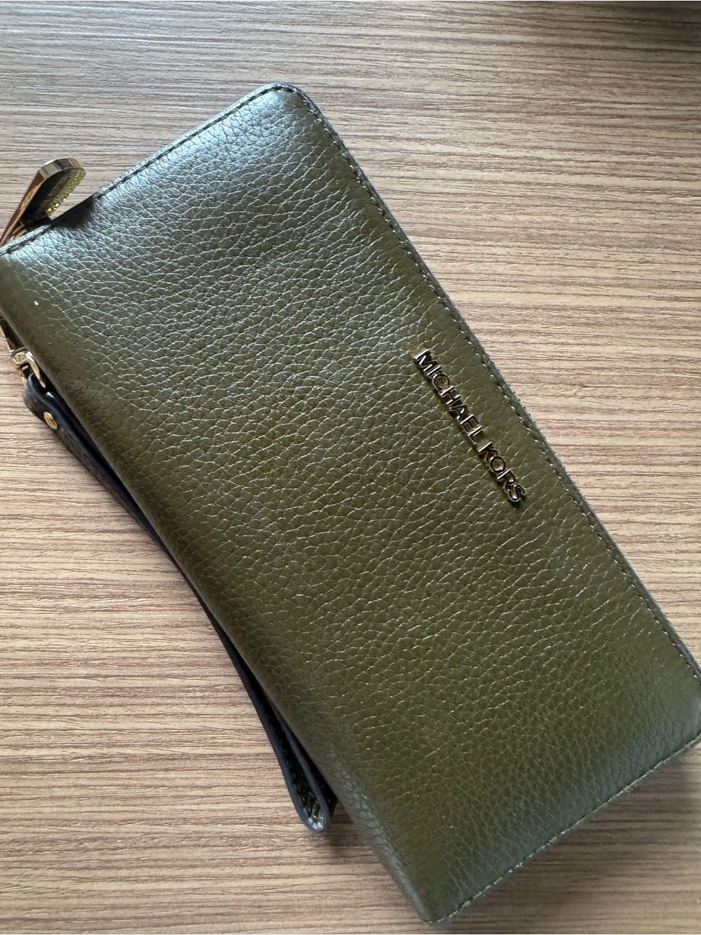 Michael Kors Jet Set Travel Large Continental Wristlet Wallet